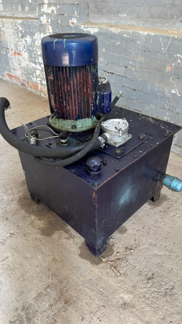 Hydraulic station