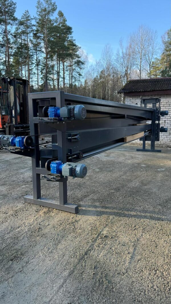 Dēļu atdalīšanas transportieris