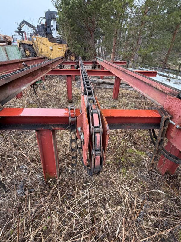 Baļķu galds ar elektromotoru