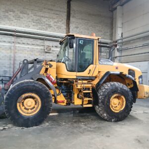 Volvo frontālais iekrāvējs L120G