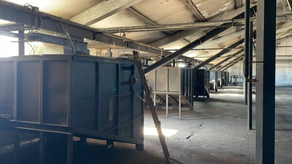 Šķeldas izlādes bunkuri ar šneku